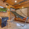 Отель Pine Tree Lodge - Eight Bedroom Cabin, фото 25