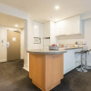 Отель Spacious Apartment in Auckland Central, фото 12