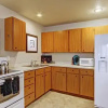 Отель Phinney Suites Retreat - Two Bedroom Townhome with Fireplace, фото 17