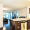 Отель Pinnacle Suites-Downtown Lake View Suite, фото 7