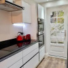 Отель Stunning 2 Bed Ensuites Flat in Victoria - Zone 1, фото 1