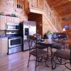 Отель Gatlinburg/Pigeon Forge area - Secluded Luxury Cabin Nature's Romance, фото 8