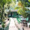 Отель Mambembe Hostel - Ilha Grande в Илья-Гранде