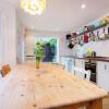 Отель Veeve 4 Bed House On Ronalds Road Highbury And Islington в Лондоне