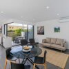 Отель Oxford Steps - Executive 2BR Bulimba Apartment Across from the Park on Oxford St, фото 4