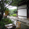 Отель Hwajeong Hanok Bed and Breakfast, фото 2