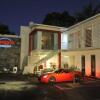 Отель Paragon Crescent Suites, фото 1