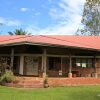Отель Kluges Guest Farm в Национальные парки западном Уганды