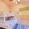 Отель Splashing Dolphins - Three Bedroom Home, фото 31