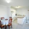 Отель Spacious unit with views of Pumicestone - Wattle Ave, Bongaree, фото 5