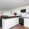 Отель Veeve 2 Bed Penthouse With Balcony Views Stamford Square East Putney, фото 6
