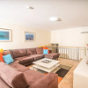 Отель Absolute Beachfront Family Holiday Home, фото 2