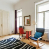Отель Inner City Apartment - Hold utca, фото 4