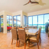 Отель Absolute Beachfront Family Holiday Home, фото 6