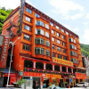 Отель Yunzhi Hotel, фото 1