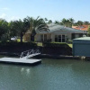 Отель Ground floor, family unit on the canal with free WIFI!, фото 7