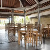 Отель RedDoorz near Batubelig Beach, фото 13