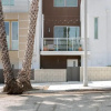 Отель Explore Silver Lake From a Bright, Eclectic Condo, фото 1