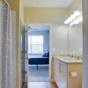 Отель Spacious 2BR Apt in South End, фото 9