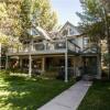 Отель West End Splendor - 5 Bedrooms Home, фото 14