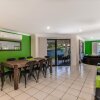 Отель Coolum Waves Pet Friendly Holiday House, фото 6