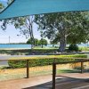Отель Wheelchair Friendly with water views - Welsby Pde, Bongaree, фото 10