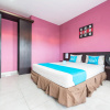 Отель RedDoorz @ Bakung Sari Kuta 2, фото 1