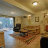 Отель Huckleberry Hide-Away - 3 Br Cabin, фото 6