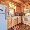 Отель Chubby and Cubbys Den - Three Bedroom Cabin, фото 32