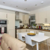 Отель Veeve Fulham Minutes From The Tube Roof Terrace, фото 1