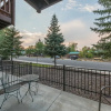 Отель Black Diamond Prospector Square - Studio Condo, фото 13