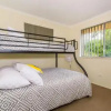 Отель Short Stroll to Surf Beach - North Street, Woorim, фото 3