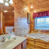 Отель Apple Bear Lodge - Four Bedroom Cabin, фото 8