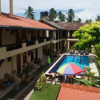 Отель Drifters Hotel & Beach Restaurant в Хиккадуве