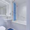 Отель Travelodge Wakefield Woolley Edge M1 Northbound, фото 7