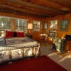 Отель Evergreen's Log Cabin, фото 1
