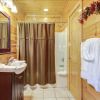 Отель Love Shack - One Bedroom Cabin, фото 17
