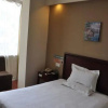 Отель Greentree Inn Hunan Zhangjiajie Forest Park Jinbian Road Express Hotel, фото 2