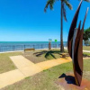 Отель Spectacular Unit Overlooking Pumicestone Passage - Welsby Pde, Bongaree, фото 8