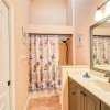 Отель Splashing Dolphins - Three Bedroom Home, фото 9