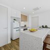 Отель Brand New Prestige Apartment Living, фото 3