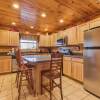 Отель Apple Bear Lodge - Four Bedroom Cabin, фото 9