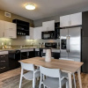 Отель Walk to Beach 2-bdrm w/ Pool, Gym, Rooftop Lounge, фото 10