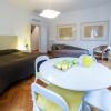 Отель Art&Flowers Apartments в Коме