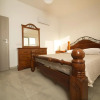 Отель Christopher's Sandy Beach Suites, фото 1