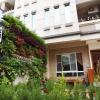 Отель Half Leisure Bed and Breakfast, фото 1