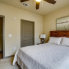 Отель Stay Smart Live Oak St Uptown Downtown, фото 3