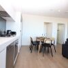 Отель Queen of Northcote Views - Rejuvenate Stays, фото 12