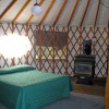 Отель Yosemite Lakes Hillside Yurt 1, фото 8