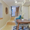 Отель Spacious 1 BR Apt in Beacon Hill by Domio, фото 12